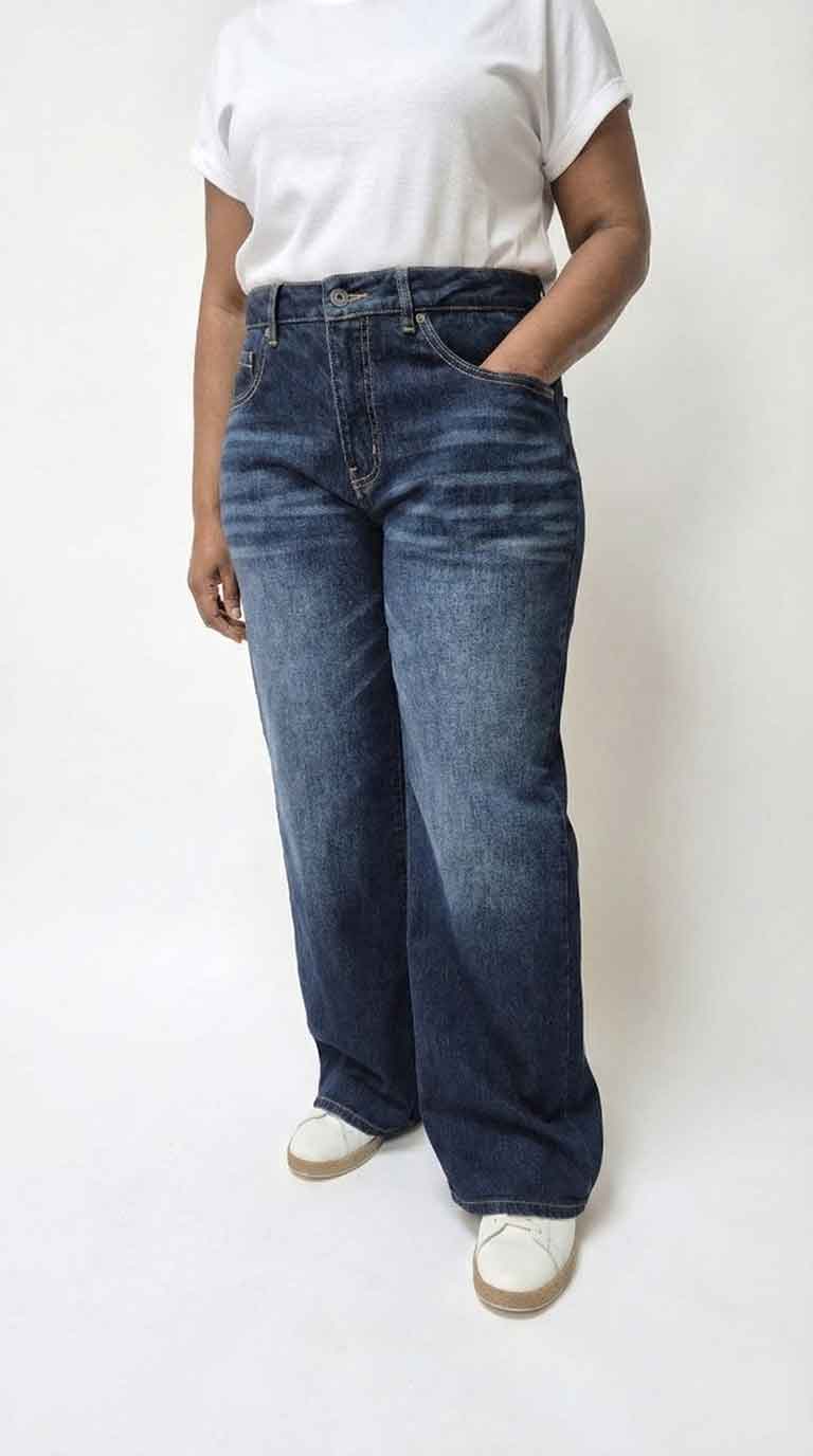 high_waisted_wide_leg_jeans_pocket_and_purpose_dark_blue_large_front_view_of_jeans_wide_view